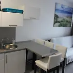 Bursztynek Z Miejscem Postojowym Kołobrzeg