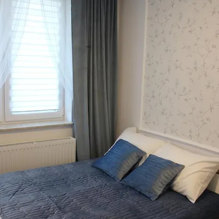 Bursztynek Z Miejscem Postojowym Apartamento