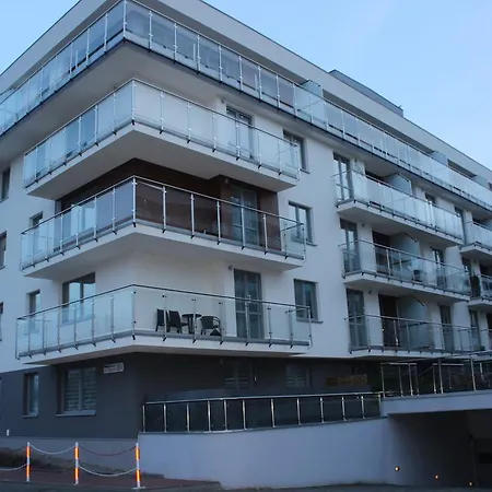 Bursztynek Z Miejscem Postojowym Колобжег