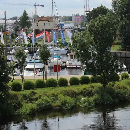 Lejlighed Bursztynek Z Miejscem Postojowym Kołobrzeg