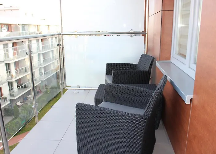 Bursztynek Z Miejscem Postojowym Апартаменты Колобжег