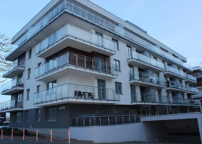 Bursztynek Z Miejscem Postojowym Колобжег